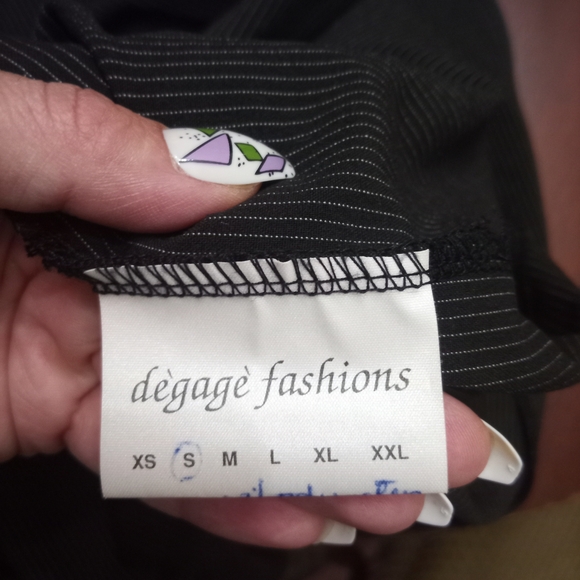 Black Pinstripe Zip-Up Vest - Picture 2 of 2